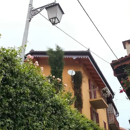Costanza Con Balcone E Vista Giardino 마그레글리오